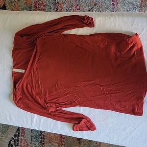 Asymmetrical 3/4 sleeve top